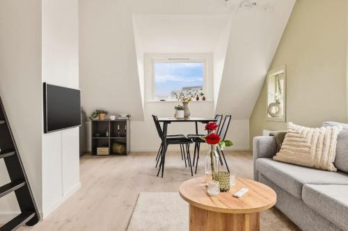 Bergen City Centre Apartment | Dinbnb Appartments l Traditional bergenshouse I Charming I Familiy