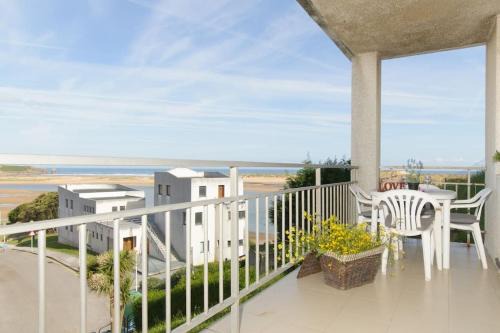 Mogro Apartment | Disfruta puestas de sol increíbles, duerme escuchando el mar!