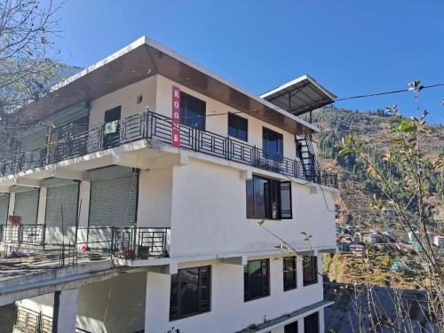 Brahmaur House | Divine Hills home stay