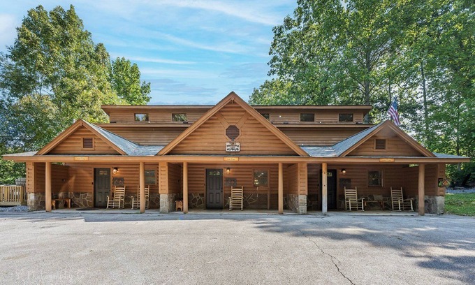 Caton Condo | Dolly's # 1