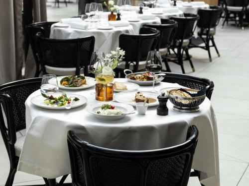 Issy-les-Moulineaux Hotel | Domaine de la Reine Margot Paris-Issy - MGallery Collection