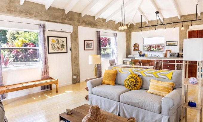 Tanetane House | Dominica Island Home Stay - Hillside retreat, minutes from several beaches