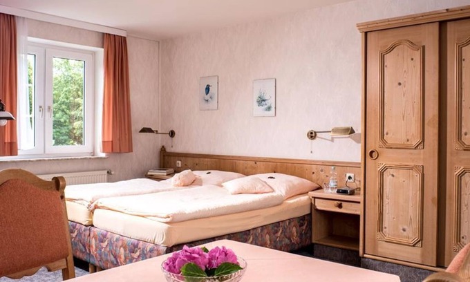 Welt Bed & Breakfast | Doppelzimmer 1 - Pension Wiesengrund