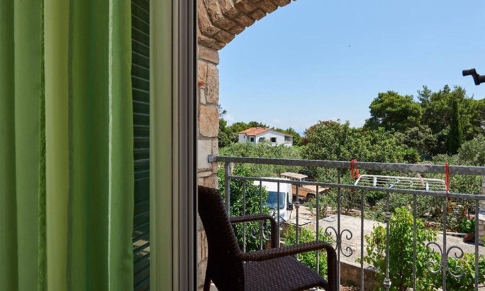 Veliki Drvenik House | Double Bedroom with Balcony
