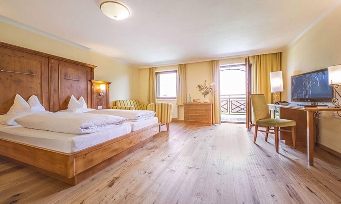 Pertisau House | Double room "Rotkehlchen" with pampering board 4 - Hotel der Wiesenhof