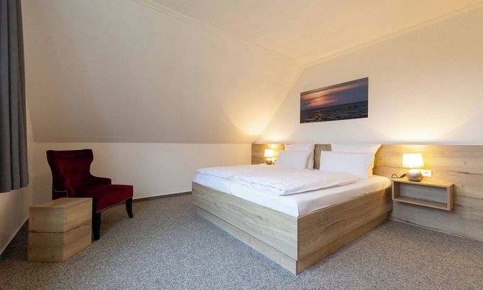 Dorumer Neufeld Apartment | Double room 117. With plenty of space and style.