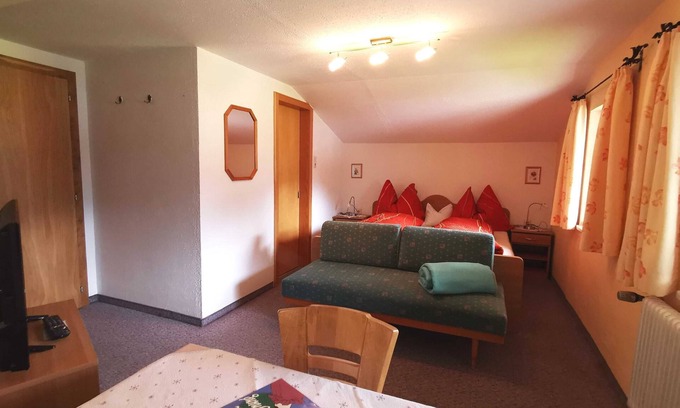 Tannheim Apartment | Double room GAIßHORN without balcony - Pension Tannheim - Family Kleiner and