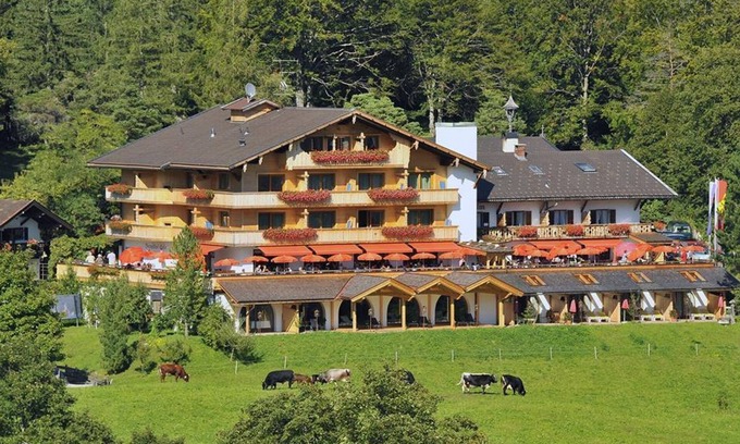 Mittenwald Apartment | Double room north "Almzirbe" 2 - with shower /toilet - Gröbl-Alm, alpine inn /hotel