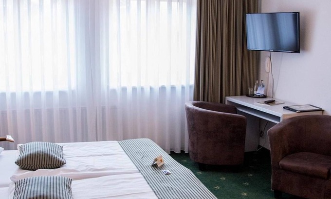 Thale House | Double room, shower, toilet - Berghotel Rosstrappe