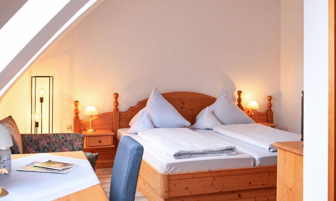 Freinsheim House | Double room with living area, shower, toilet, non-smoking - Weinheber - hotel and wine bar