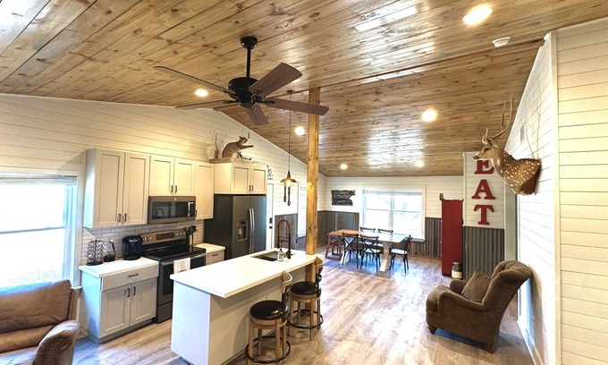 Telegraph Other | Double T Ranch House