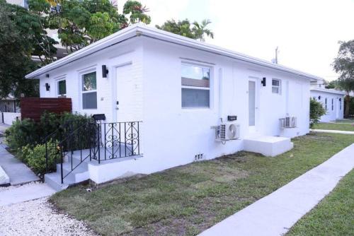 West Little Havana Apartment | Douglas rd apartments