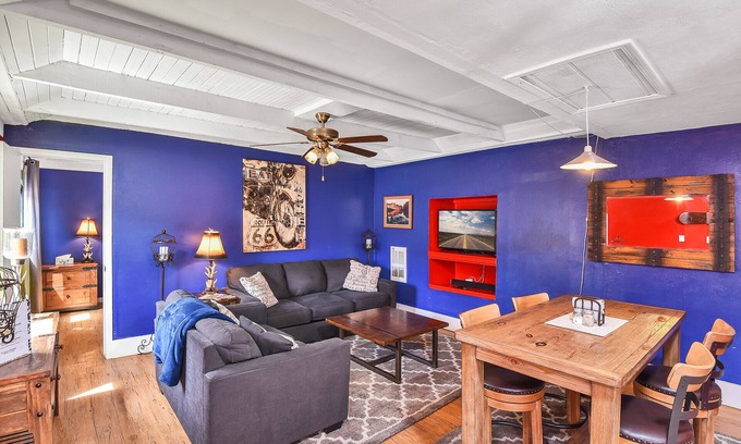 Flagstaff House | Downtown 1 Bedroom w/Hot Tub, A/C & Sleeps 4