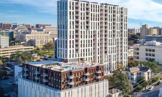 Civic District Resort | Downtown Austin Resort Studio Deluxe
