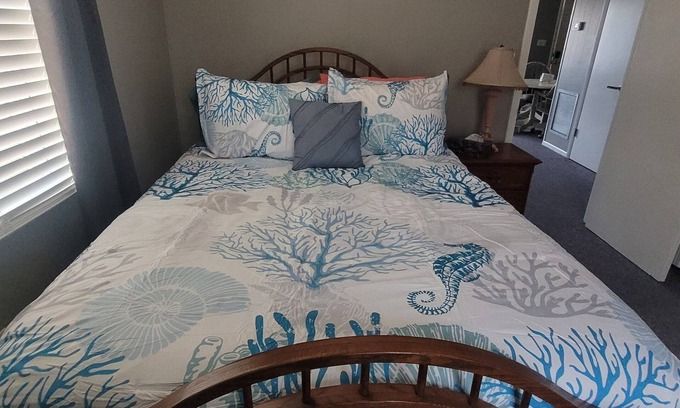 Lake Placid Apartment | DOWNTOWN LAKE PLACID FLORIDA MURAL TOUR APARTMENT - CLEAN AND NICE!