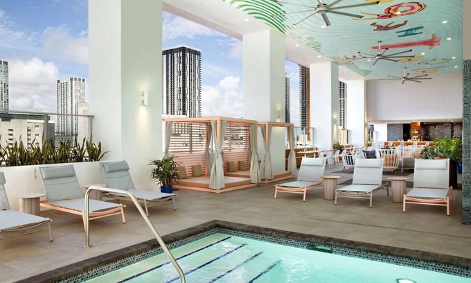 Downtown Miami Hotel | Downtown Miami Tech-Led Condo w/Pool, Fitness Center & Sunset Views - 4 Units