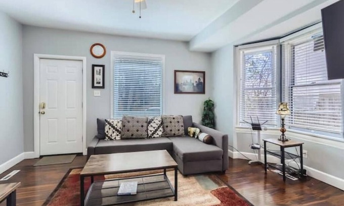 Lafayette House | Downtown Tranquility: 2BDR Escape in Lafayette