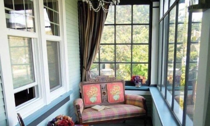 Fairfield House | "Dragonfly Cottage" - Family / Pet Friendly - Central Location, Country Charm,