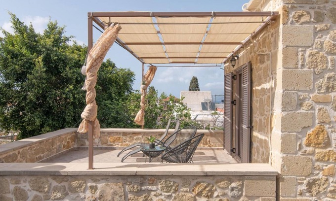 Drapanias House | Dream House | 2BR Retreat Near the Beach