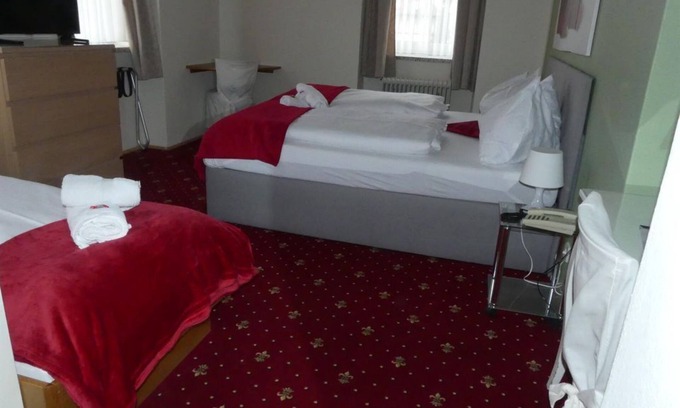 Bad Kleinkirchheim Bed & Breakfast | Dreibettzimmer - Hotel Kirchenwirt