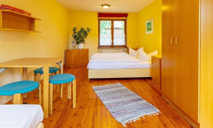 Cottbus Cottage | Dreibettzimmer mit Etagenbad - Jugendgästehaus