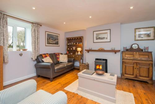 St Brides House | Drws Gobaith-West