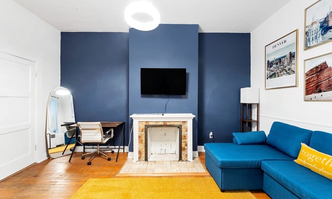 City Park West Apartment | DT Apartment near everything!