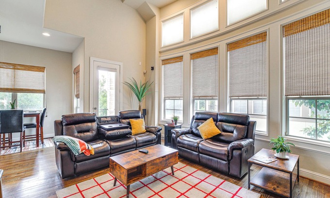 East Downtown Houston House | Dtwn Houston Home Near Stadiums: WFH Friendly!