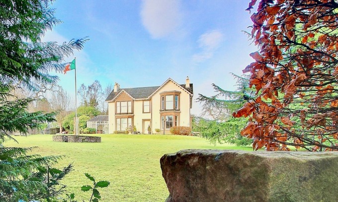 Rhu House | Duneira is an elegant victorian villa with hot tub in Rhu, Argyll & Bute