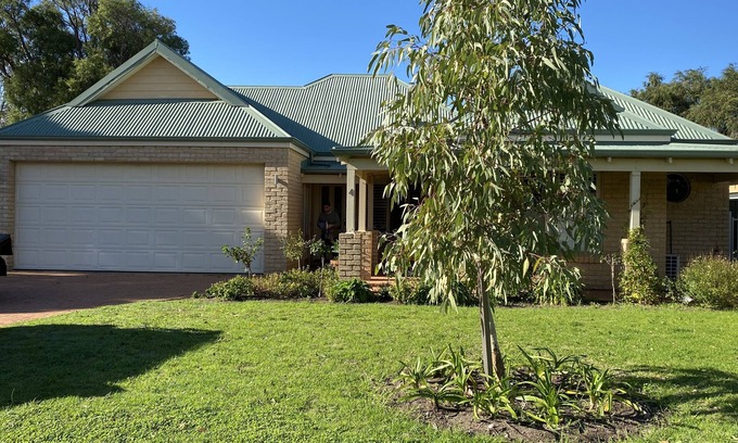 Quindalup House | Dunsborough - bring your pooch - check out our midweek special