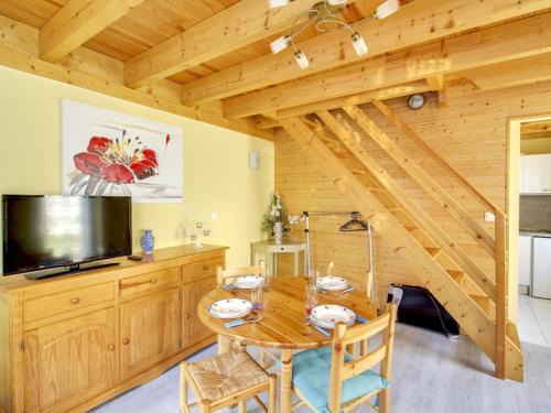Cauterets Apartment | Duplex cosy 4 pers au centre de Cauterets, proche télécabine, skis et commerces - FR-1-401-27