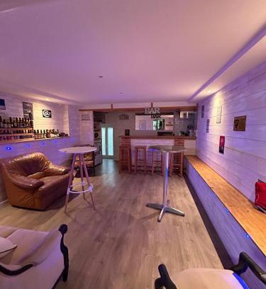 Tournon-sur-Rhone Apartment | Duplex spacieux avec bar et garage