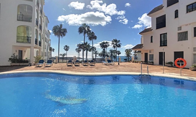Castillo de Sabinillas Apartment | Duquesa Superb Seafront Apartment Marina Real