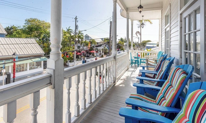 Uptown - Upper Duval House | Duval Street Suite in Key West