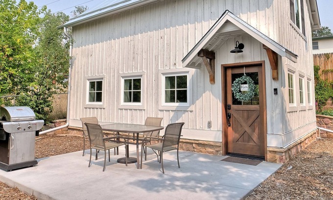 Castle Rock Cottage | Dyer House Inn - An Exclusive Restored Barn