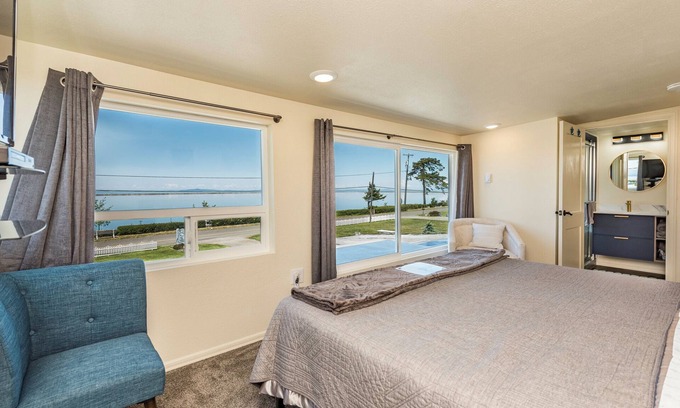 Sequim Bed & Breakfast | Eagle's Nest - 2nd floor, stairs, King Bed.