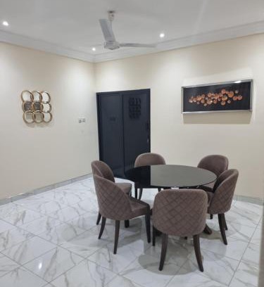 Madina Apartment | Earl Lodge
