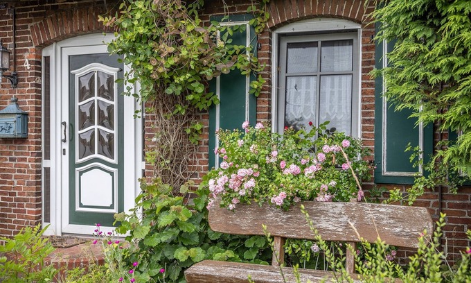 Horum Apartment | Earlier Station, today tasteful holiday home: holiday accommodation with c