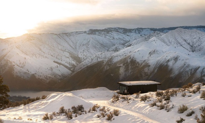 Orondo House | Earthlight 5 - On Top of The World