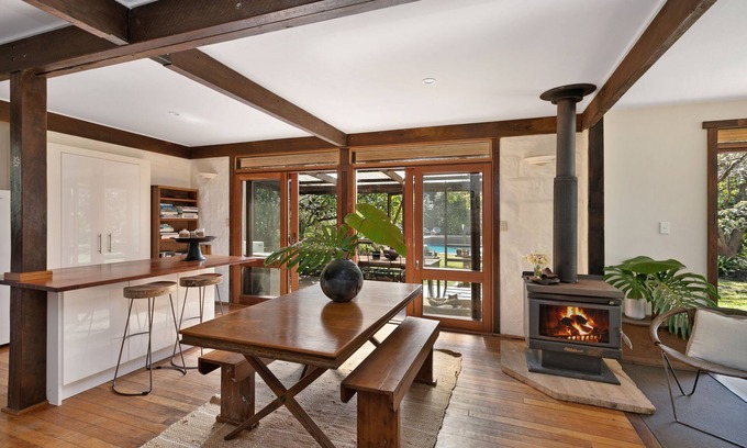 Killcare Heights House | Easter discount applied - BOOK NOW - minimum 5 nts,sleeps 10, pool, private