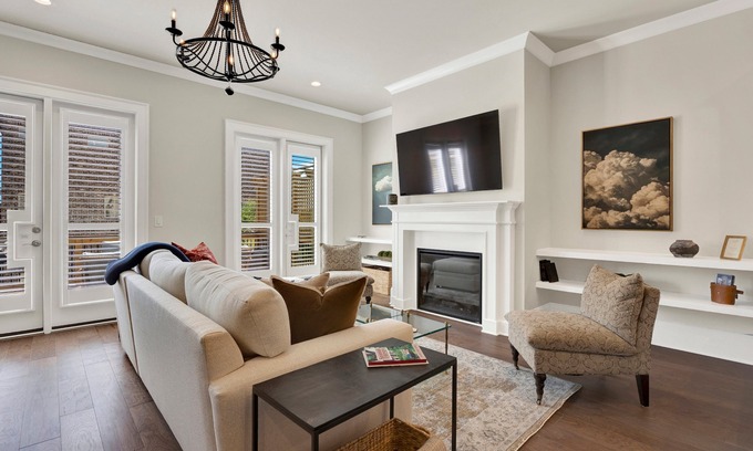 Hitch Village - Fred Wessels Homes House | Eastern Wharf Luxury | Heated Pool Access