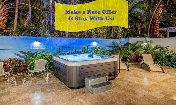 Lauderdale Beach House | ~Easy Breezy~ Walk to Beach, Dining & Shops! Relaxing Patio w/Hot Tub & Hammock