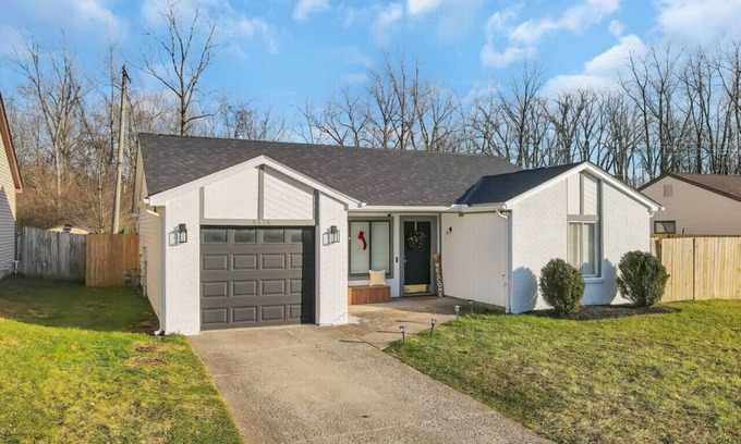 Columbus House | Easy Livin' By Easton: Hot tub, Family Friendly, 6 minutes from Easton Town Center