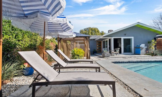 Encino House | Eclectic Mid-Century Modern 4BD Pool & Jacuzzi