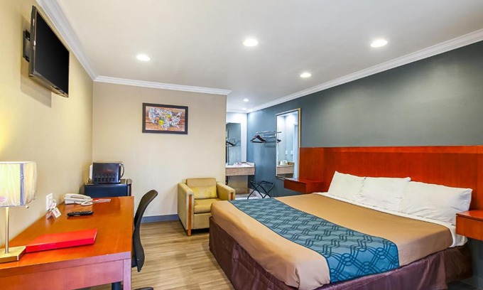 San Bernardino Hotel | Econo Lodge San Bernardino I-215