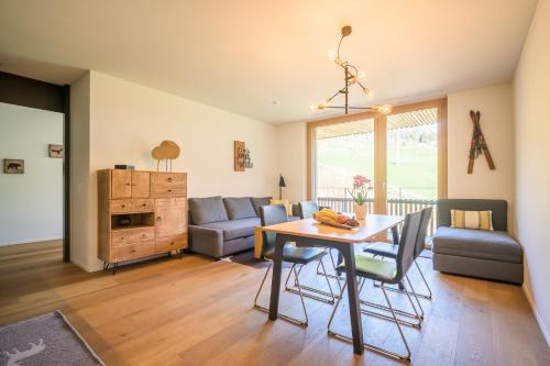 Flims Apartment | Edelweiss Ferienwohnung, Stenna Bergblick