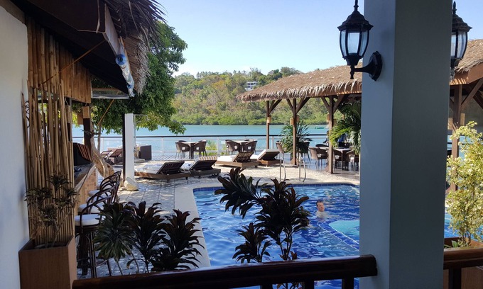 Puerto Galera Hotel | Edgewater Dive & Spa Resort