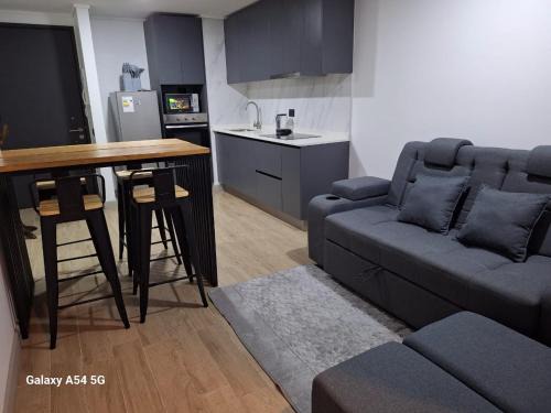 Las Rejas Apartment | Edificio O2