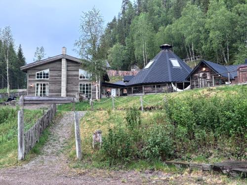 Overhalla House | Efri Halfa