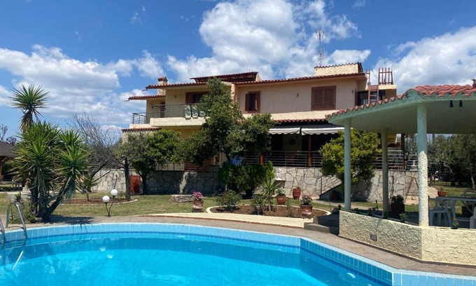 Gerakini Villa | Eirini's ART HOUSE